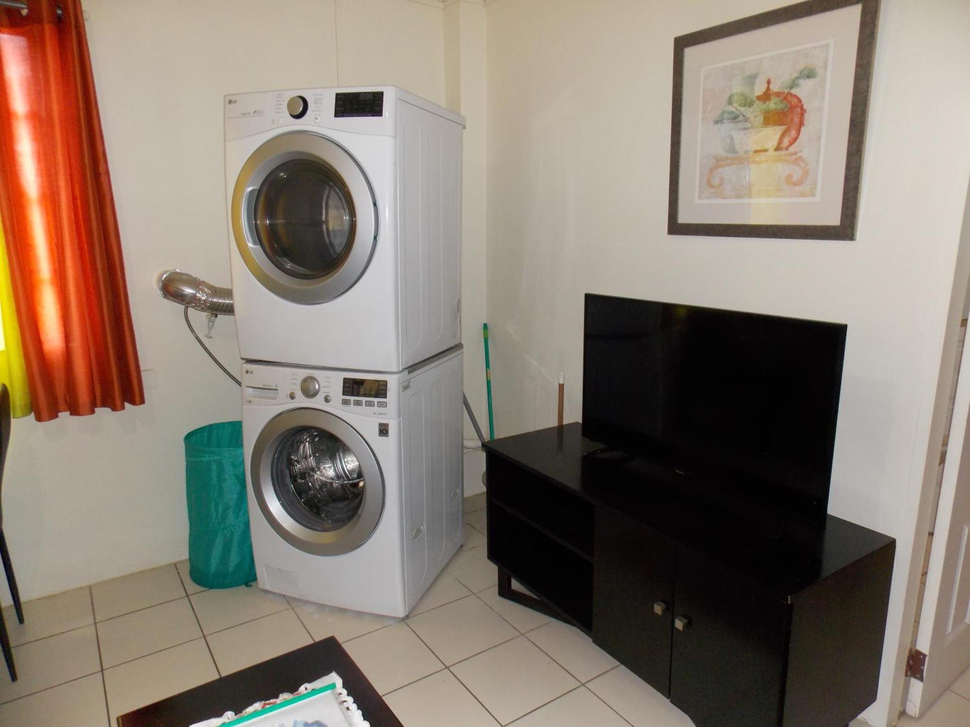 Stewart Apt- Trincity, Airport, Washer, Dryer, Office, Cable , Wifi Szoba fotó