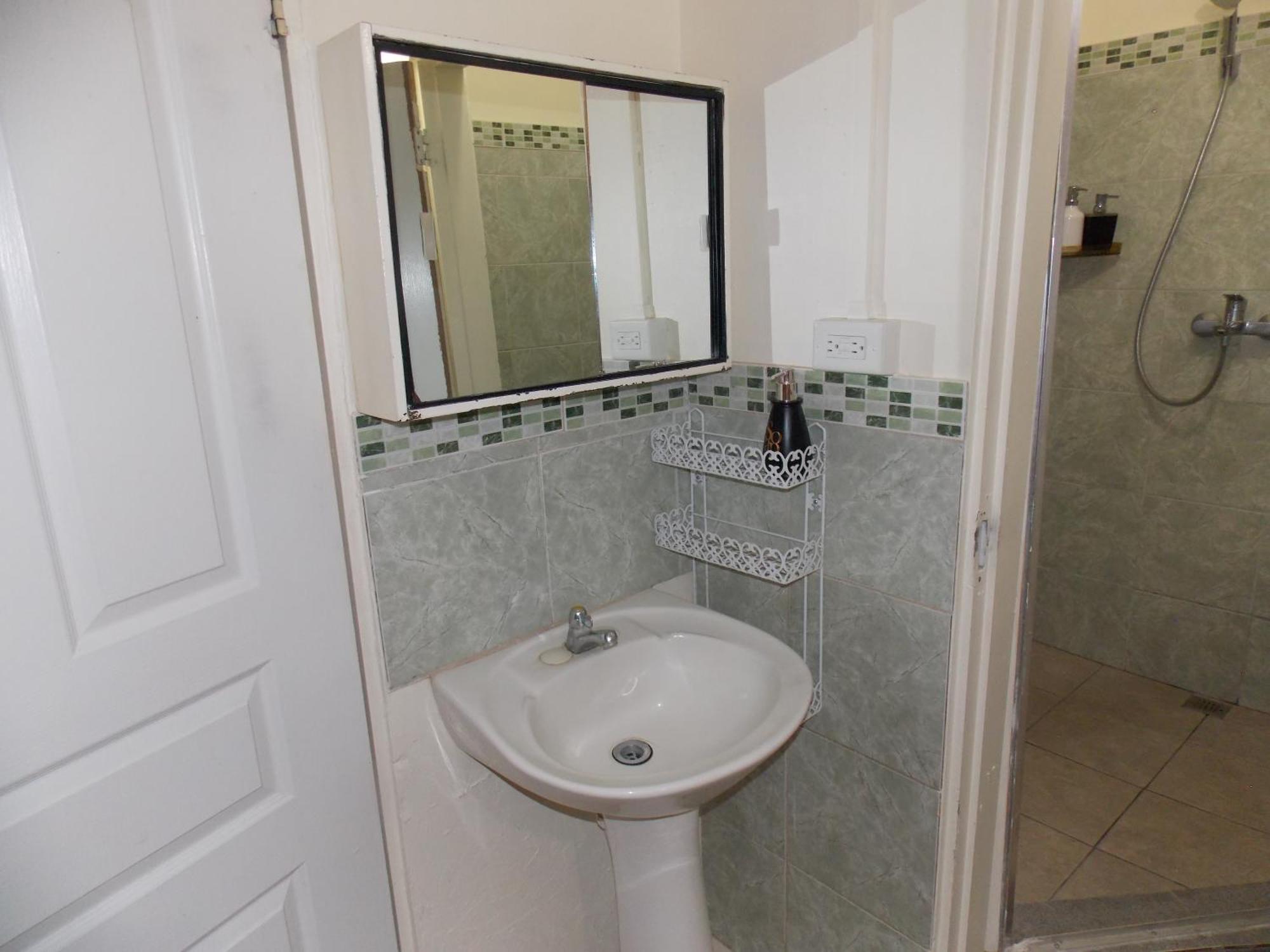 Stewart Apt- Trincity, Airport, Washer, Dryer, Office, Cable , Wifi Szoba fotó