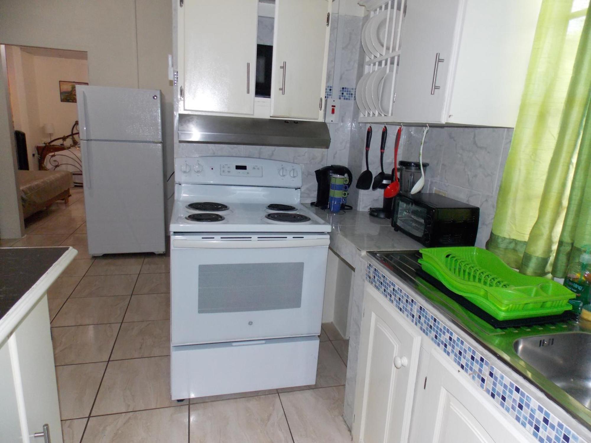 Stewart Apt- Trincity, Airport, Washer, Dryer, Office, Cable , Wifi Szoba fotó